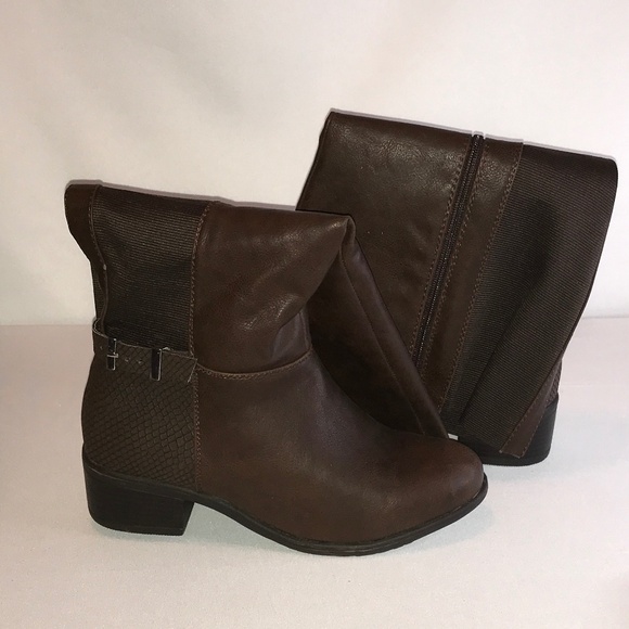 CATHERINES BOOTS - Picture 2 of 4